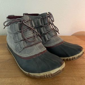 Sorel boots size 9